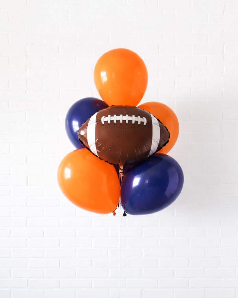 Chicago Football – Football Foil and 11in Balloon Bouquet | Rental