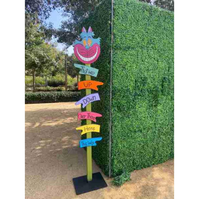 Alice & Wonderland Welcome Sign | Rental Alice & Wonderland Welcome Sign | Rental